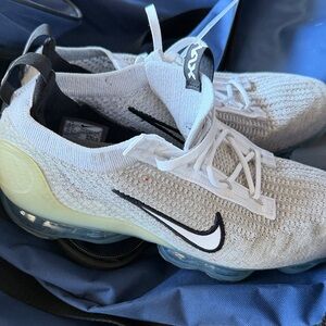 Nike White and Black Air Sneakers